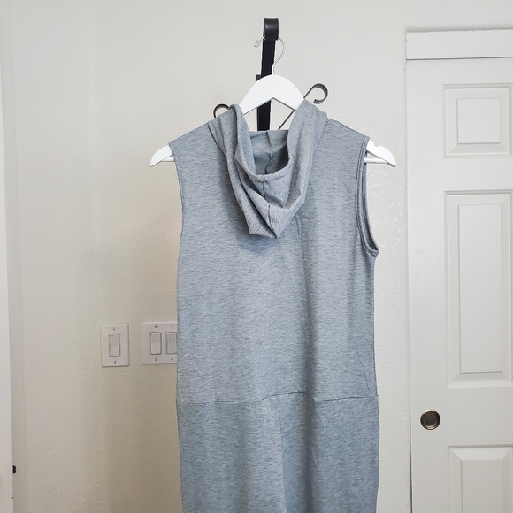 NWT Yandy Gray Sleeveless Hooded Jumpsuit, Small - Picture 4 of 4